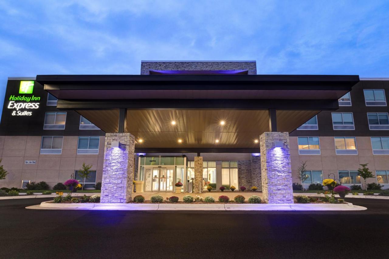 Holiday Inn Express & Suites - Brighton By Ihg Exterior foto